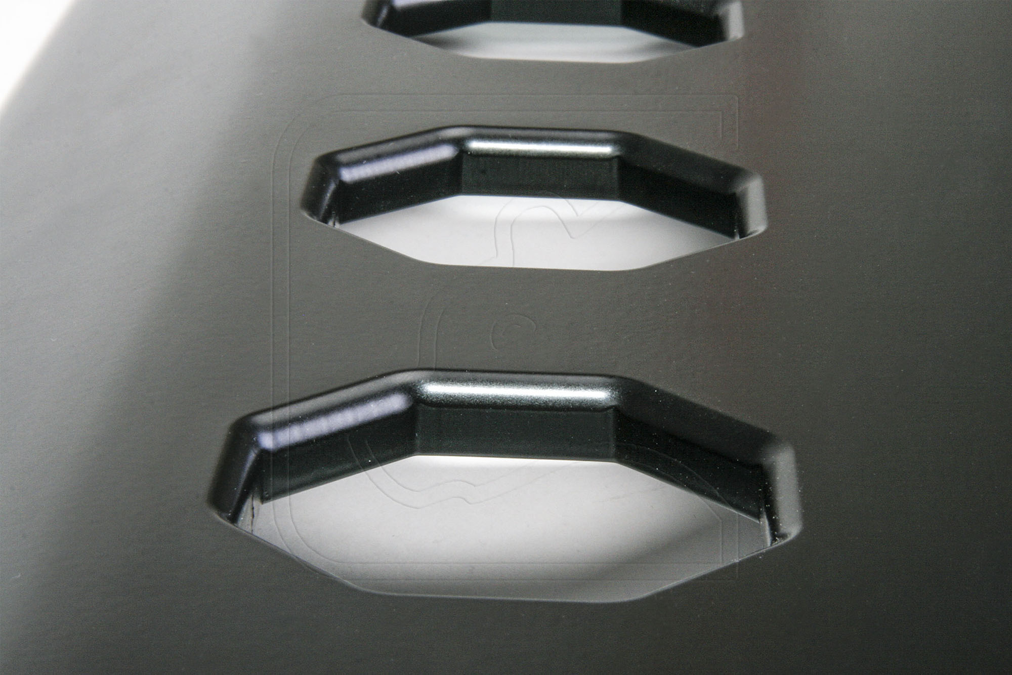 Unterfahrschutz Alu schwarz für Defender, Detail, 6 mm
