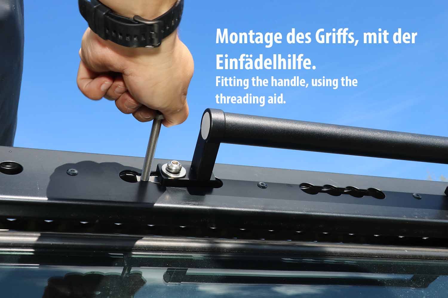 Montage des Griffs am Cargobear mittels Einfädelhilfe