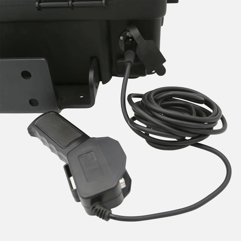 Mobile cable winch, incl. remote control