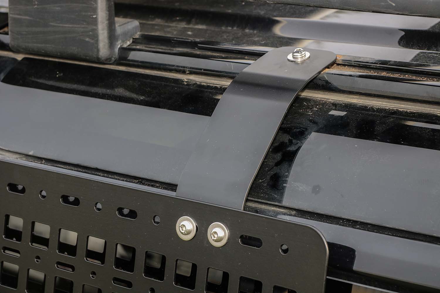 MOLLE panel for the New Defender 110, for fitting to the roof rails