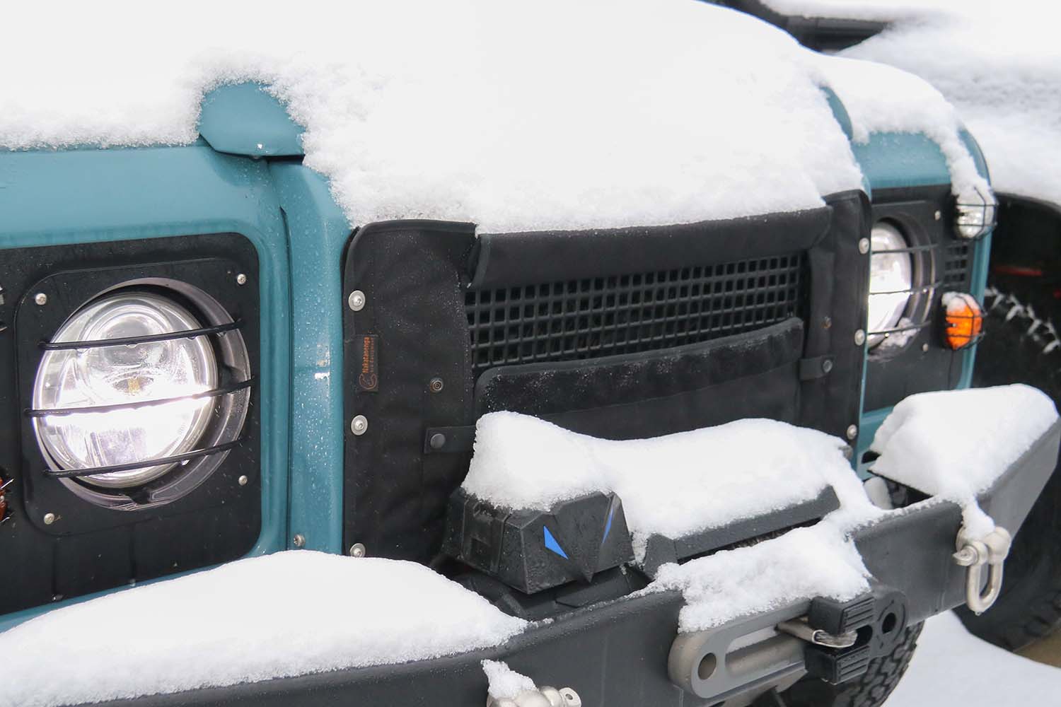 Land Rover Radiator Cover radiator cover for all Defenders – available here!