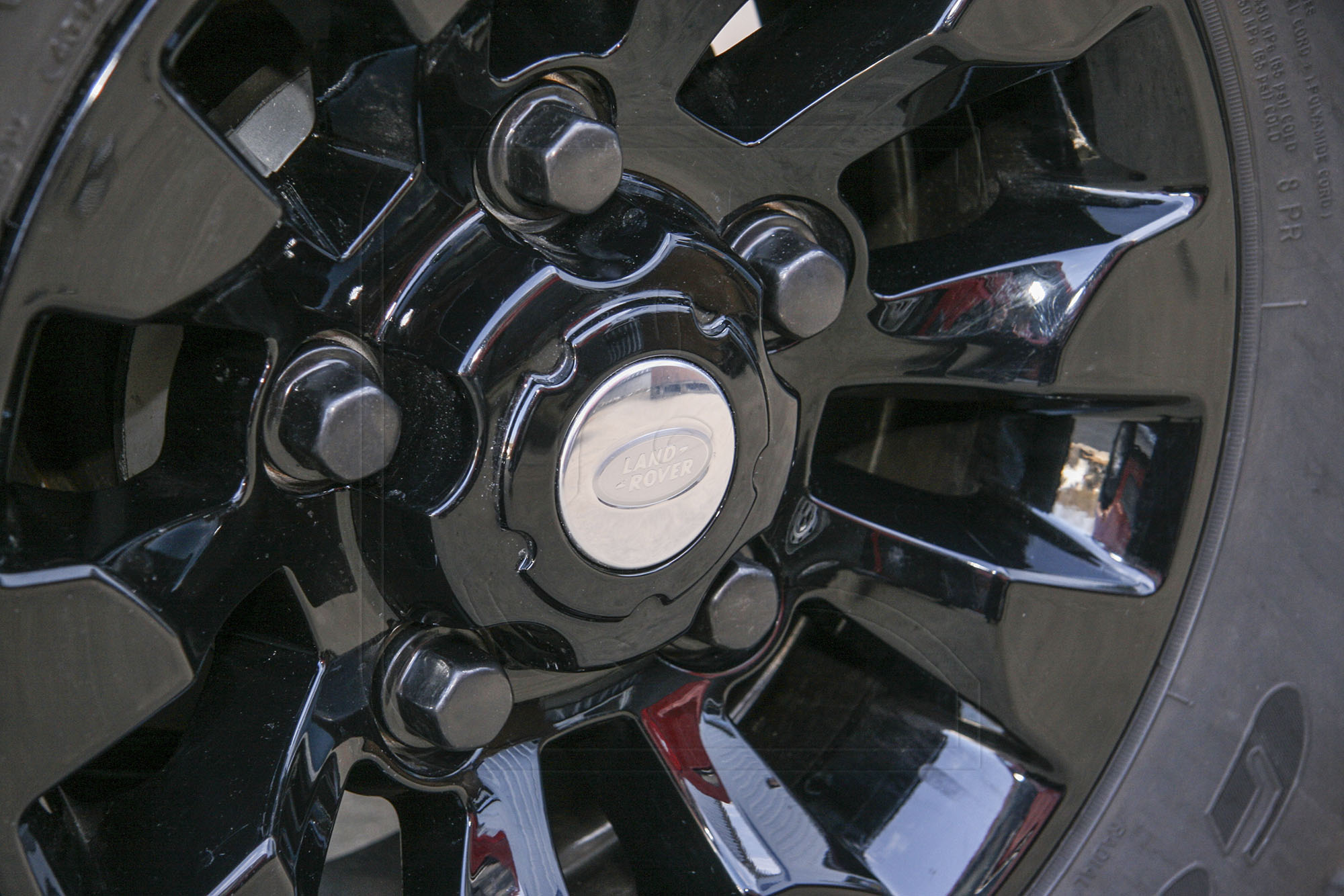 Radmutter, schwarz für Land Rover Defender bis MY 2016 / alle Discovery 3/4