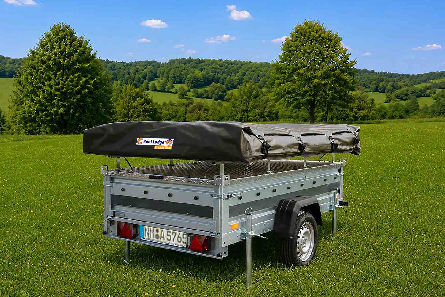 Klappzelt auf Trailer