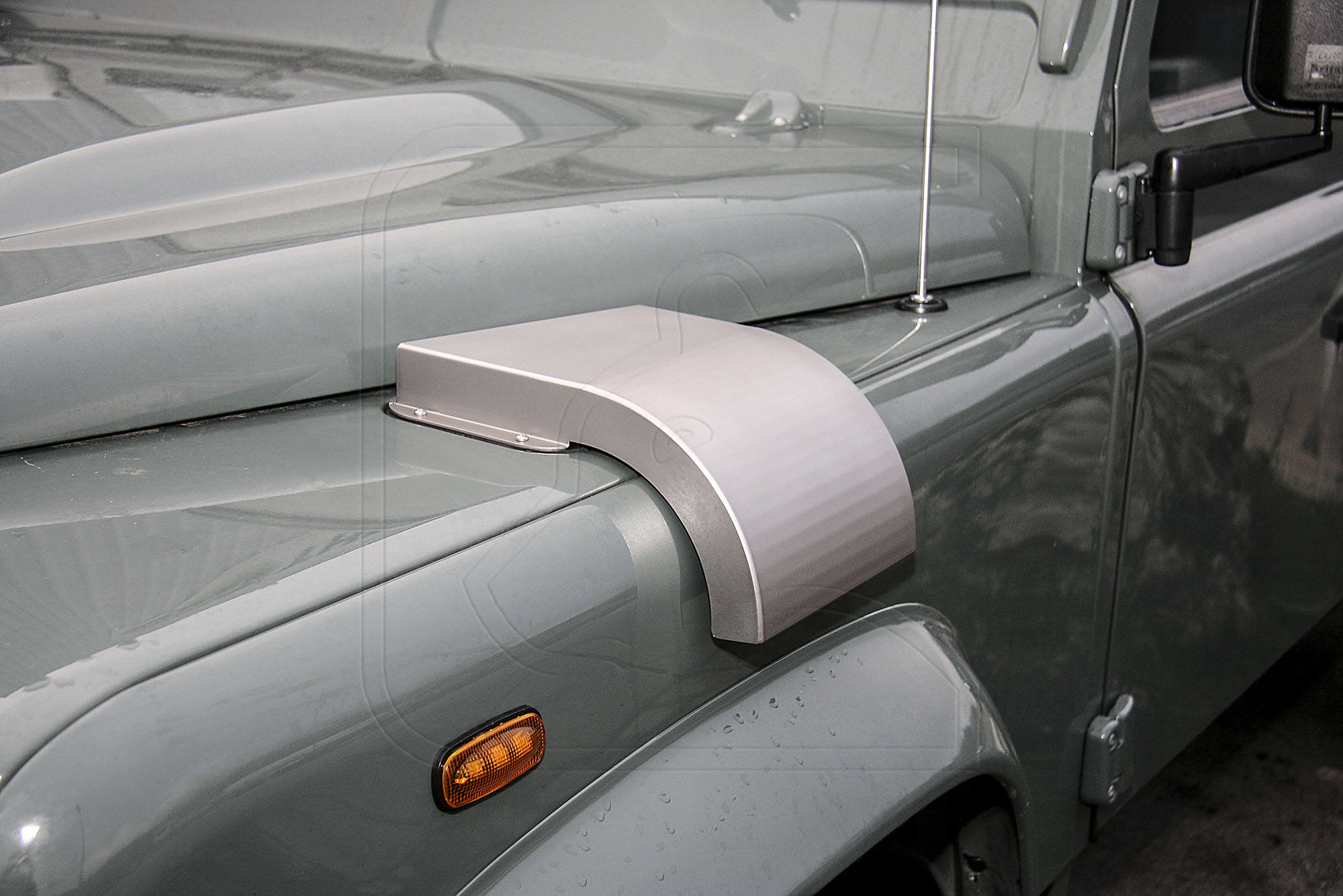 Aluminium wing top air intake cover for Land Rover Defender