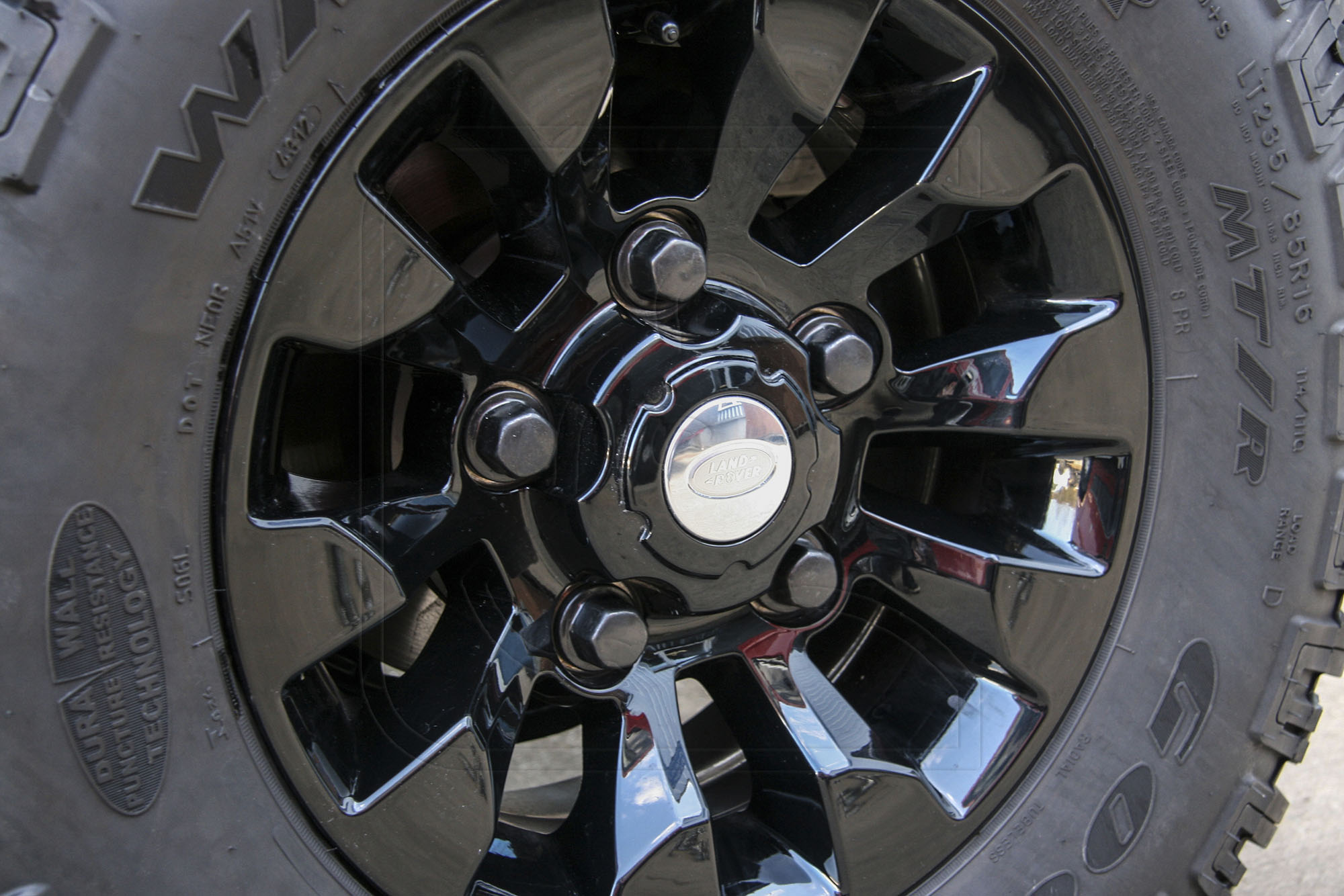 Radmutter, schwarz für Land Rover Defender bis MY 2016 / alle Discovery 3/4