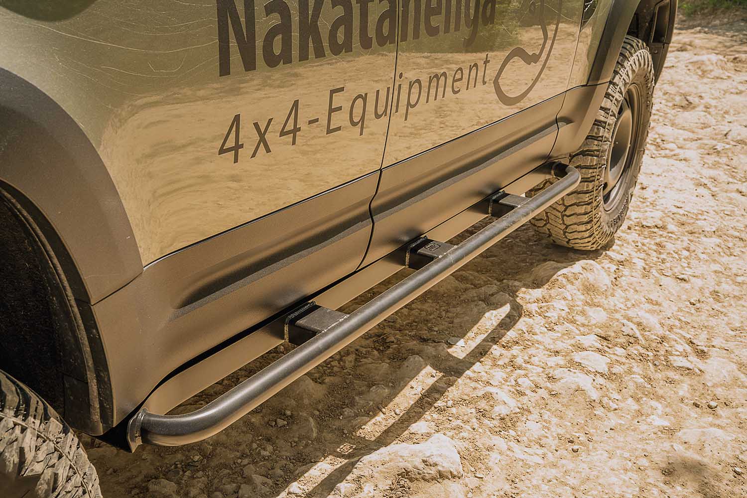 New Defender, round-tube rock sliders
