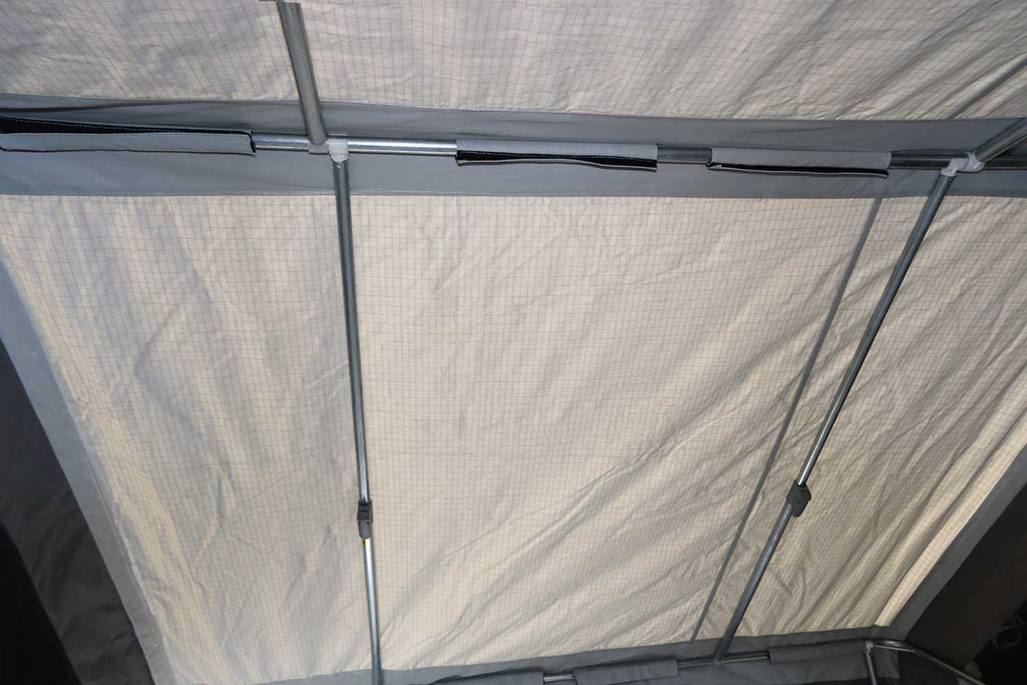 Trailer Tent, Dachhimmel von innen