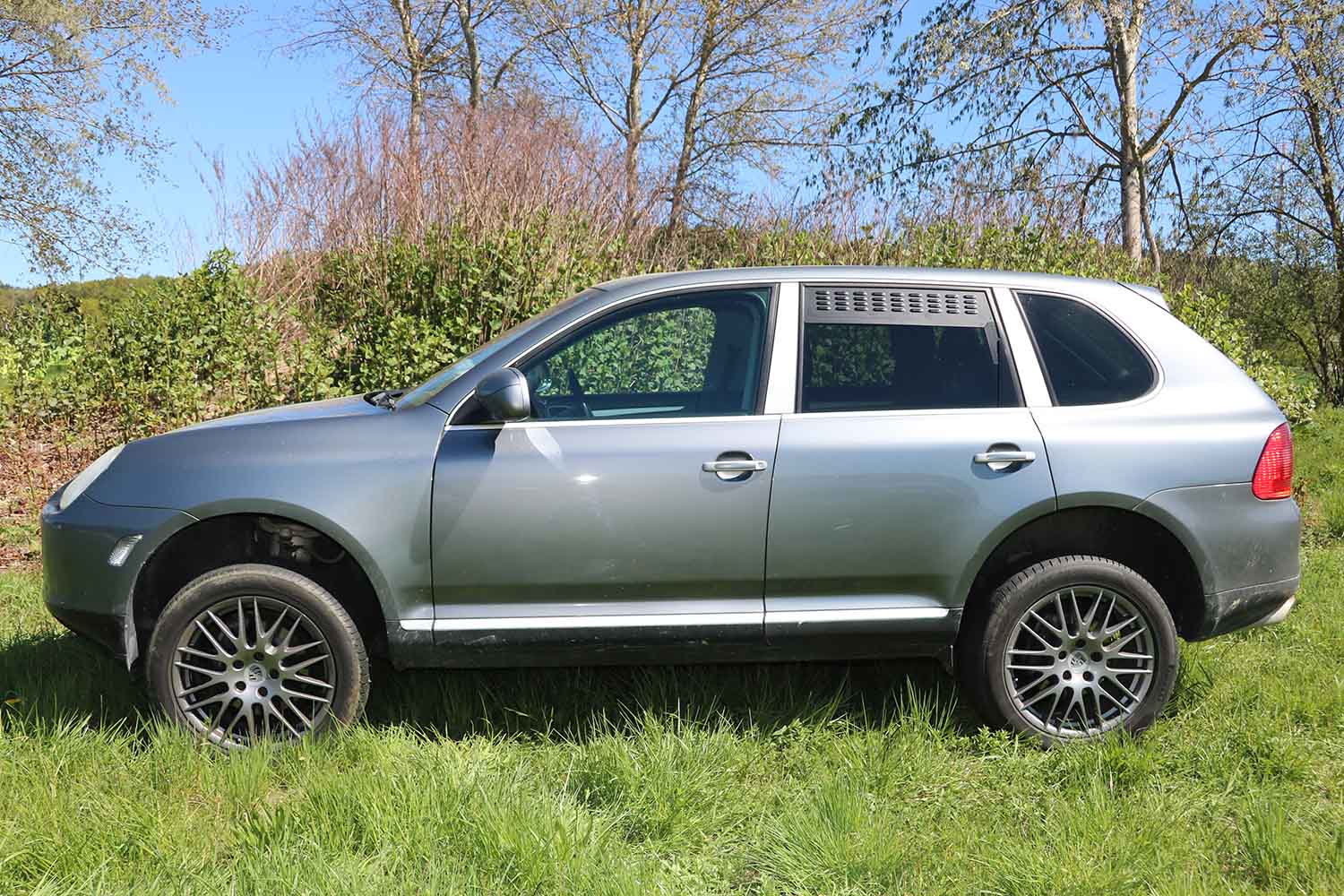 Lüftungsgitter, hintere Seitenfenster Porsche Cayenne