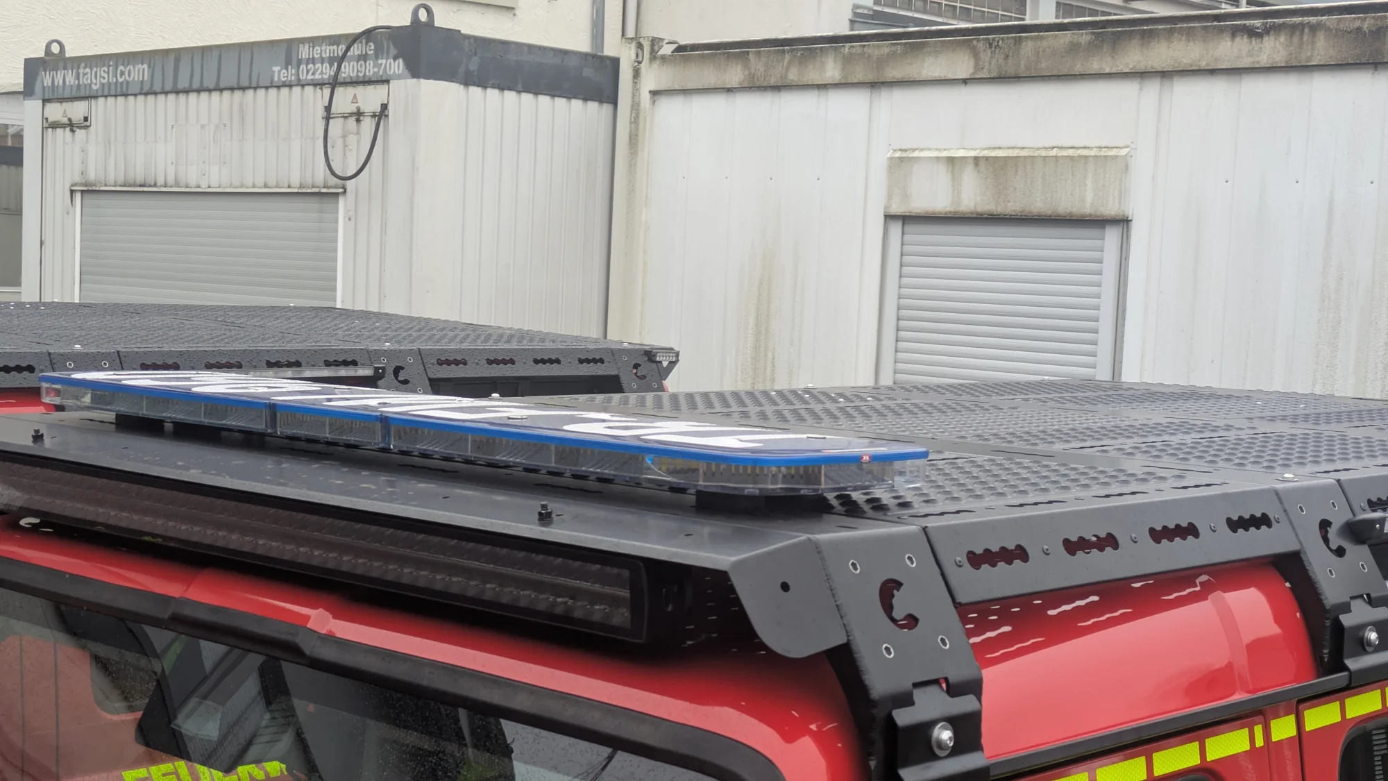 Ineos-Grenadier-Cargobear-Dachtraeger-Feuerwehr-Trier-7