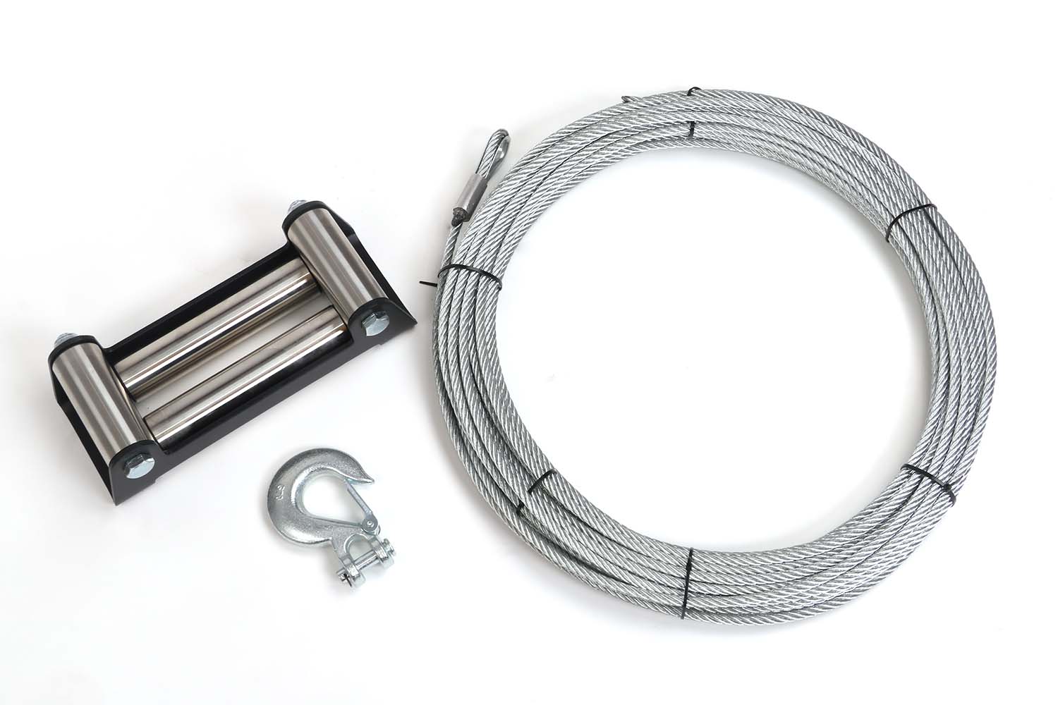 Kit consisting of steel cable, winch window and winch hook