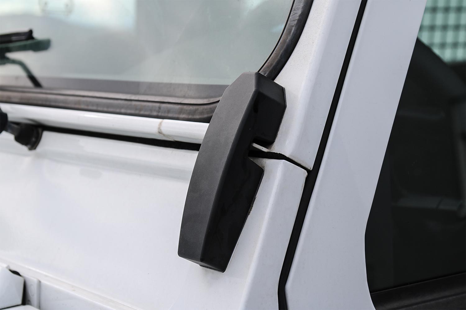 Defender Scheibenrahmenhalter Aluminium