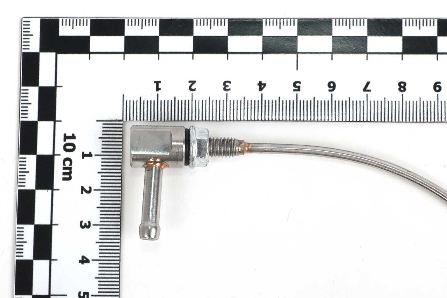 Detailed view of fuel line, dimensions