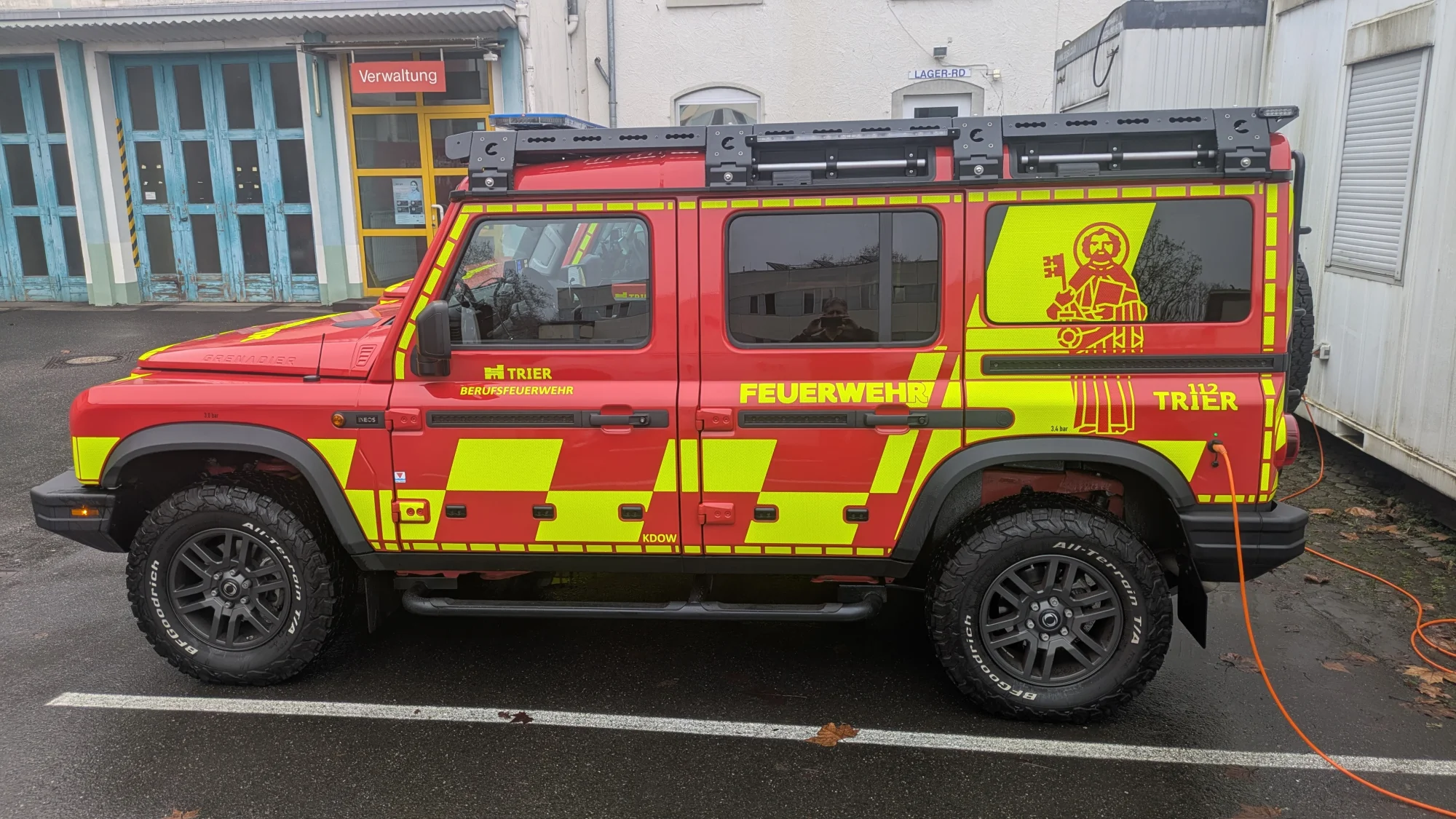 Ineos-Grenadier-Cargobear-Dachtraeger-Feuerwehr-Trier-3