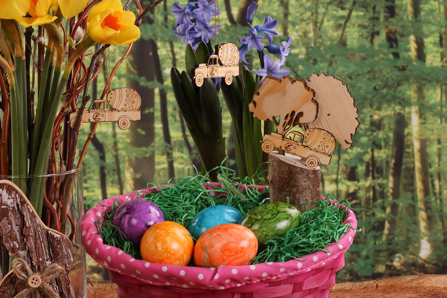 Der Landy bringt das Osterei – Land Rover Serie 3 - Dekoartikel, aus Holz