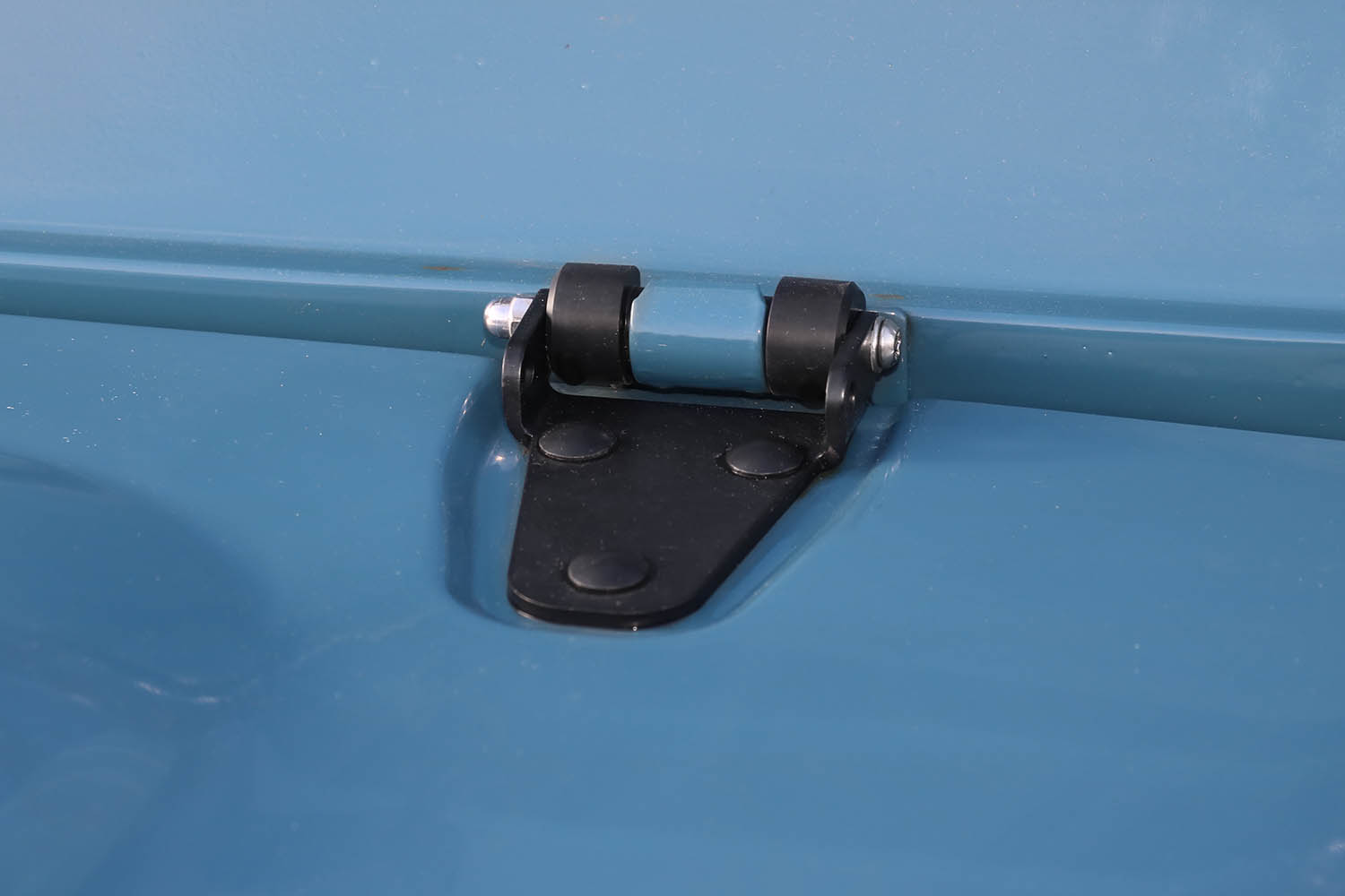 schwarzes Motorhaubenscharnier, Land Rover Defender