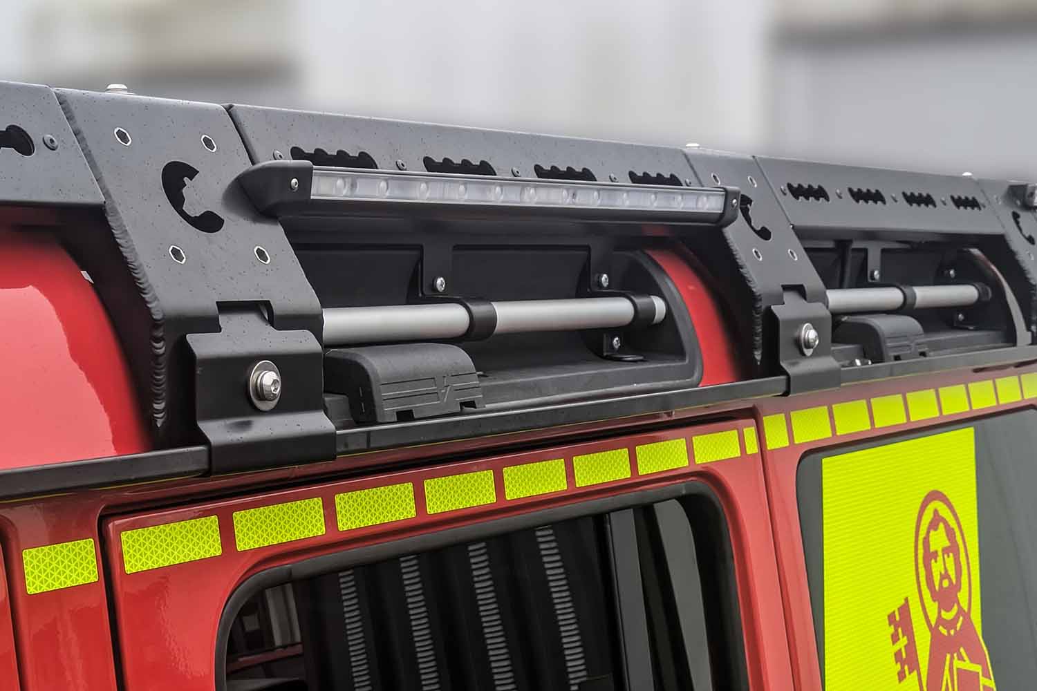 Anwendungsbeispiel Dachträger auf Ineos Grenadier, Feuerwehr