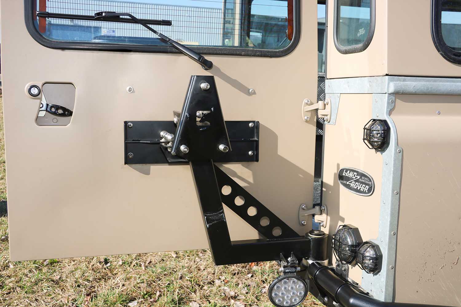 Edelstahl-Träger, schwarz pulverbeschichtet, für Reserverad