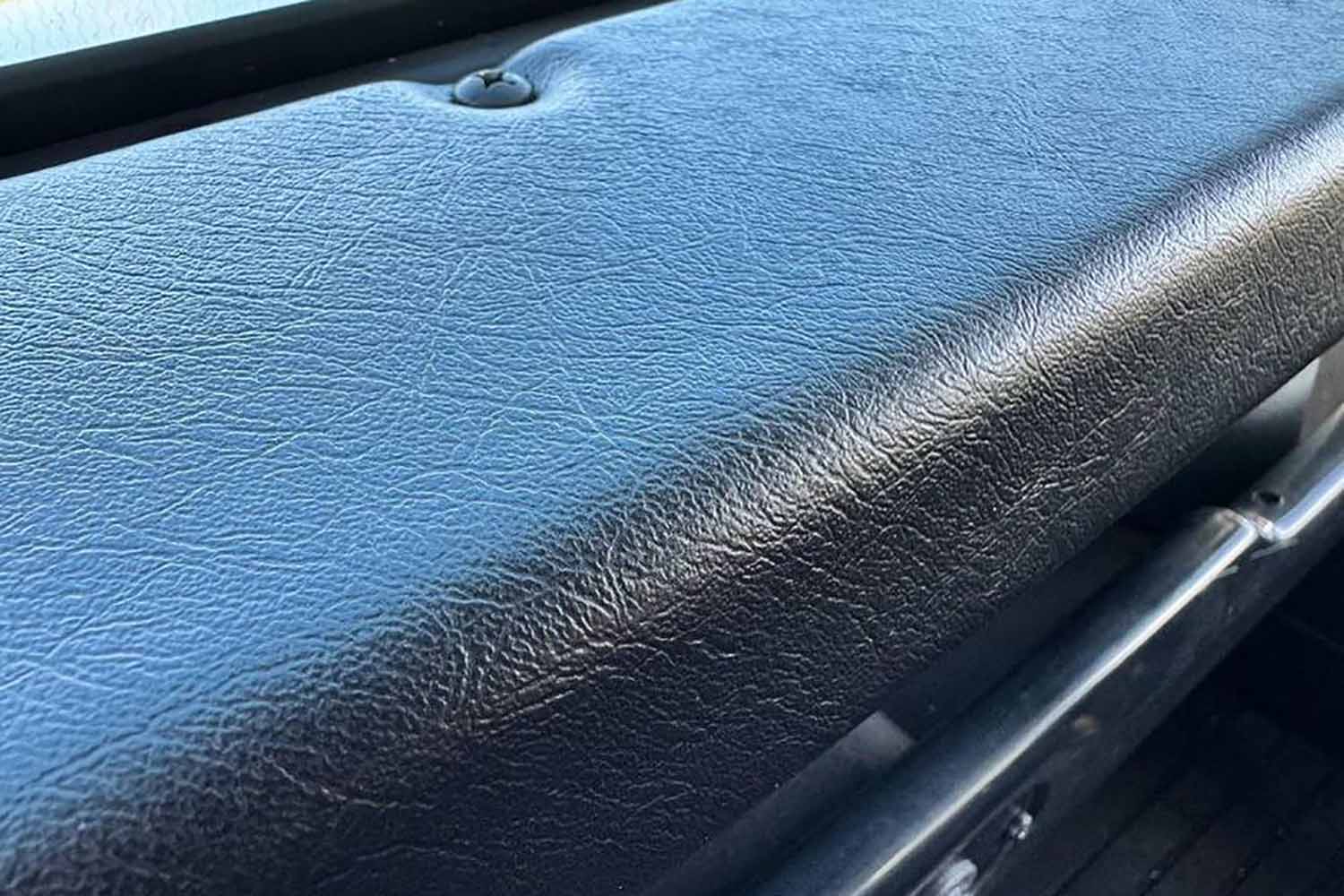 Dashboard, vinyl, application example