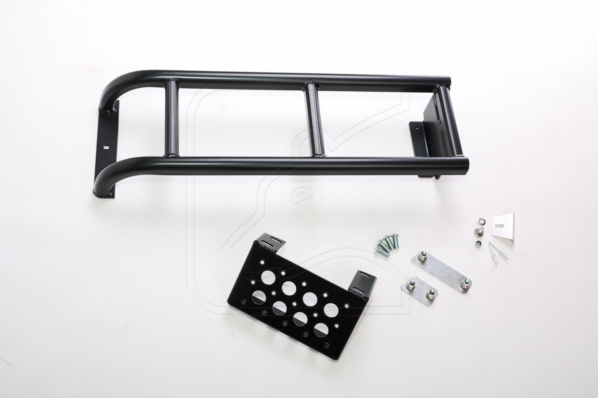 kurze Heckleiter mit Tritt für Dachträger, Aluminium