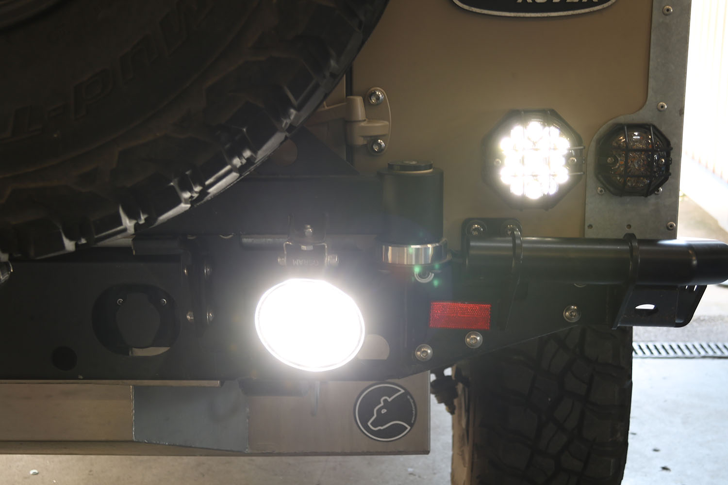 Cable for connecting an additional reversing light, Defender