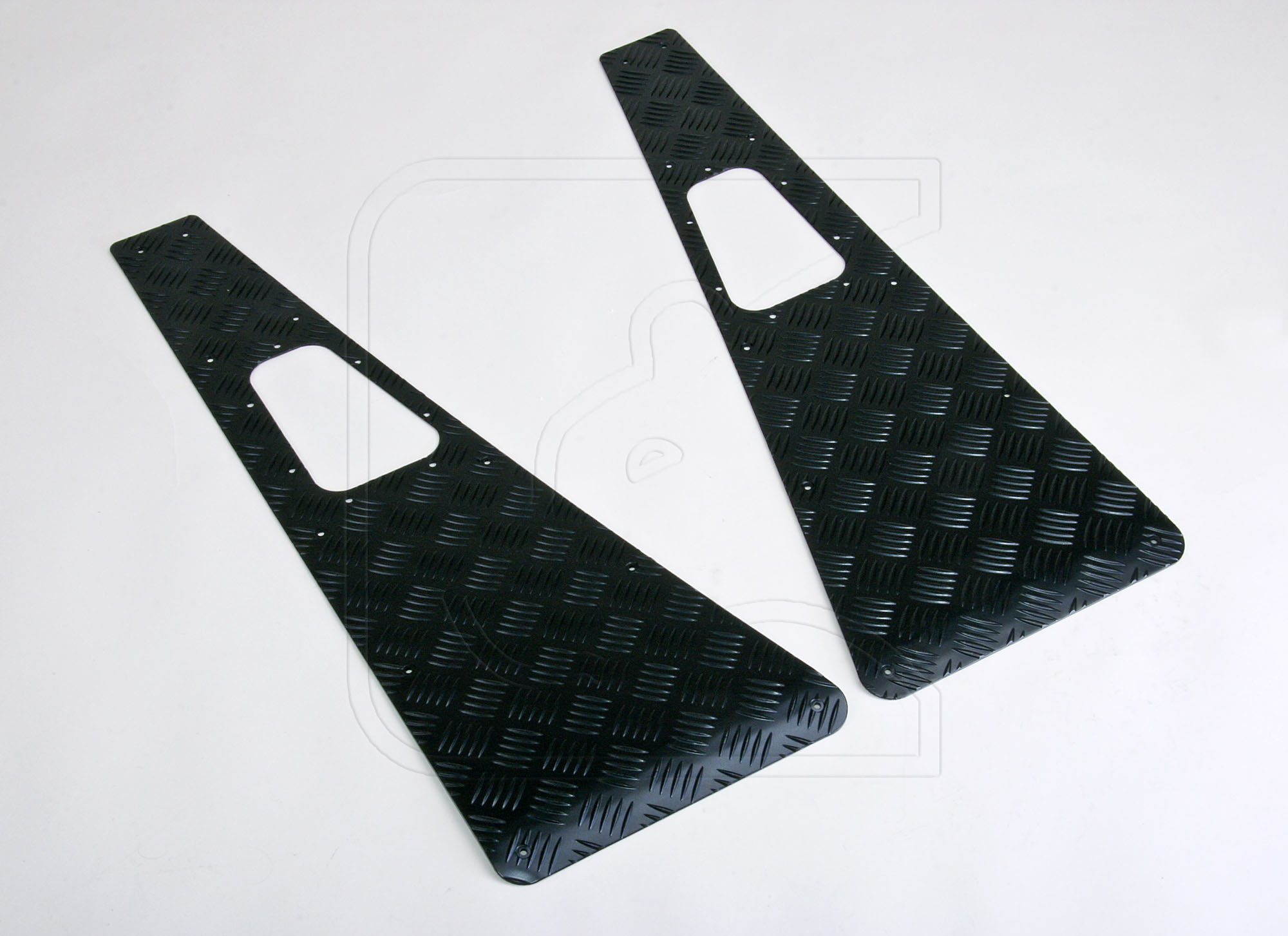 LAND ROVER DEFENDER 90/110 HEAVY DUTY 3MM CHEQUER SHORT WING TOPS 