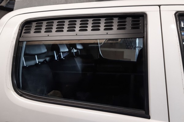 Lüftungsblech, hintere Seitenfenster für Hilux Double Cab