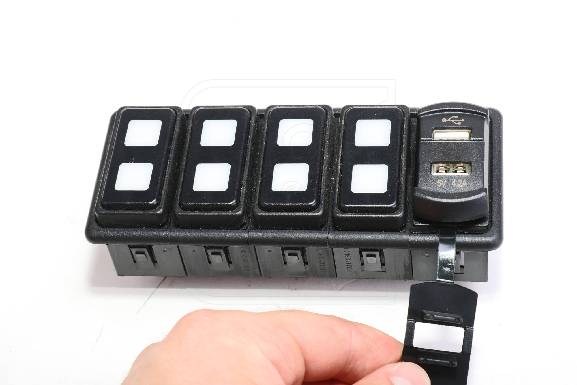 ▷ Doppel-USB Steckdose 4,2 A für Schalterkonsole - hier