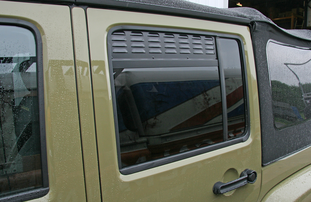 LÜFTUNGSBLECHE Seitenfenster hinten JEEP WRANGLER JK ab 2007 mit MOSKITONETZ